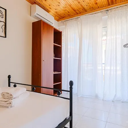 Hidden Pine Apartment, 2 Bdrms, Апартаменты Пефкохори