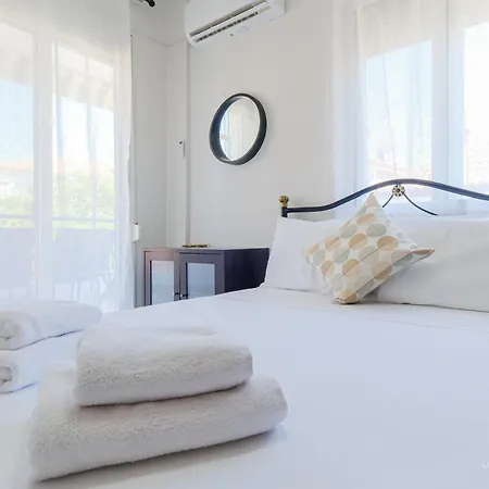 Hidden Pine Apartment, 2 Bdrms, *