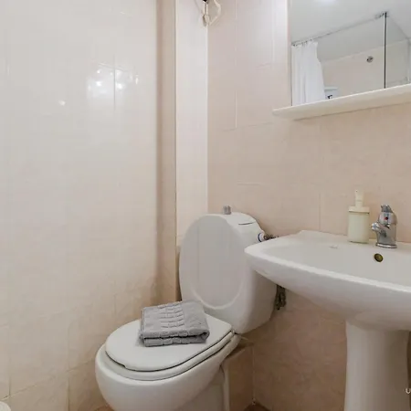 Hidden Pine Apartment, 2 Bdrms,