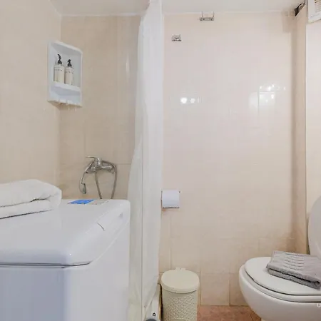 Hidden Pine Apartment, 2 Bdrms,